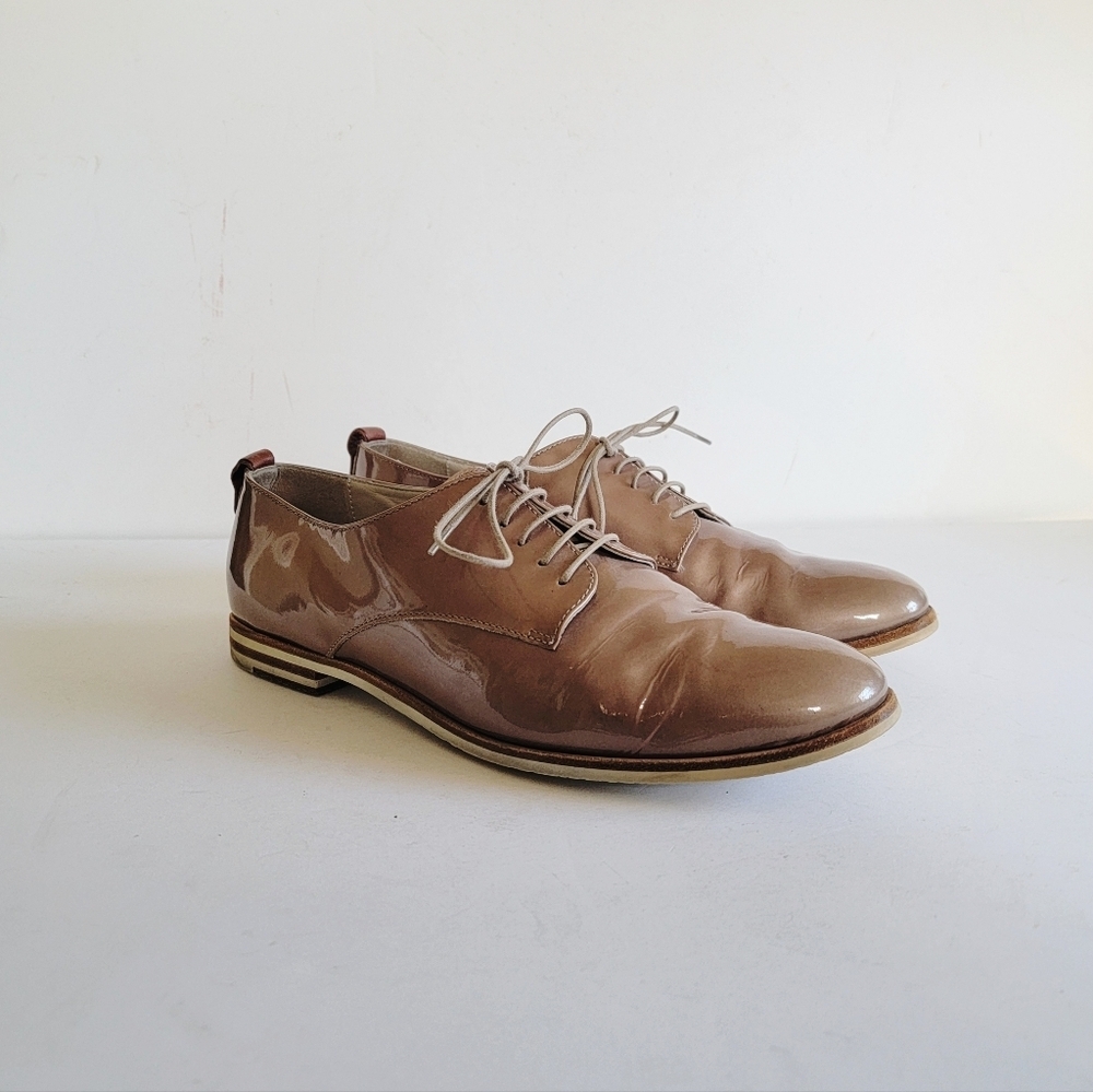 Agl Attilio Giusti Leombruni Oxford Derby Size 39 Taupe Patent Leather Lace Up
